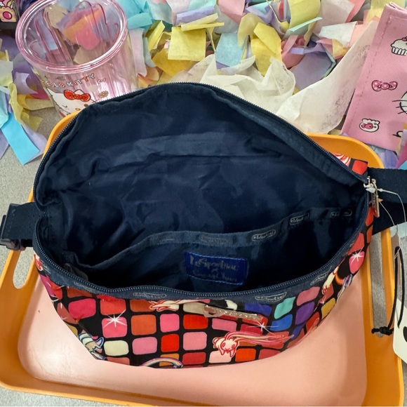 Lesportsac Vibrant GuanChan Cartoon Fanny | Bum | Sling | Belt Bag - Picture 7 of 7